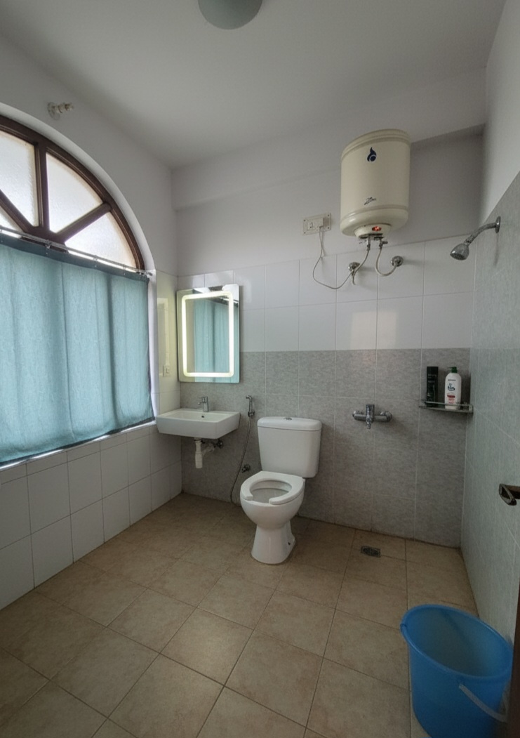 Attached room's washroom.
